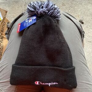 Champion Pom Pom Beanie, women’s black, Sherpa lined